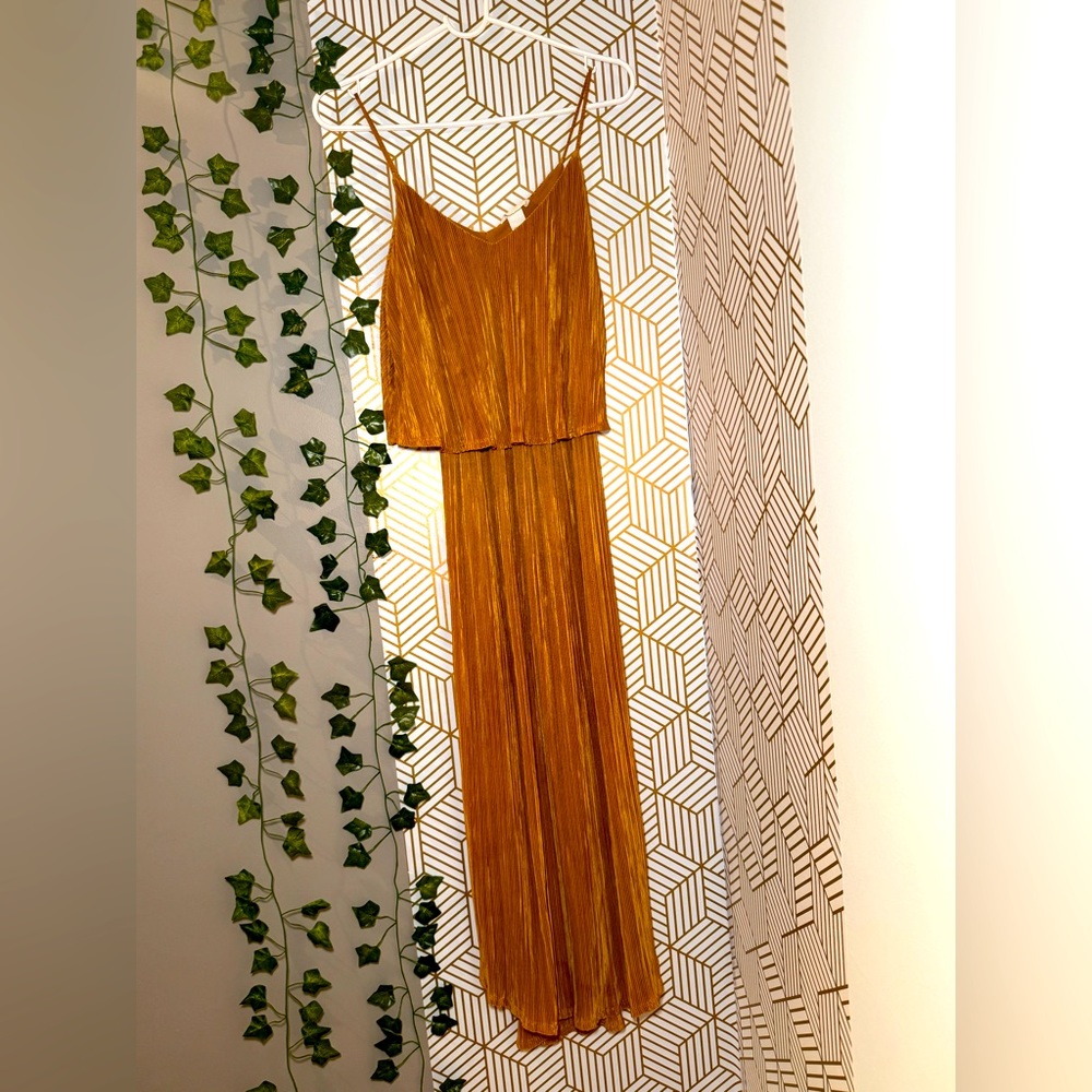 H&M spaghetti strap dress. Midi. Open back! Size 4